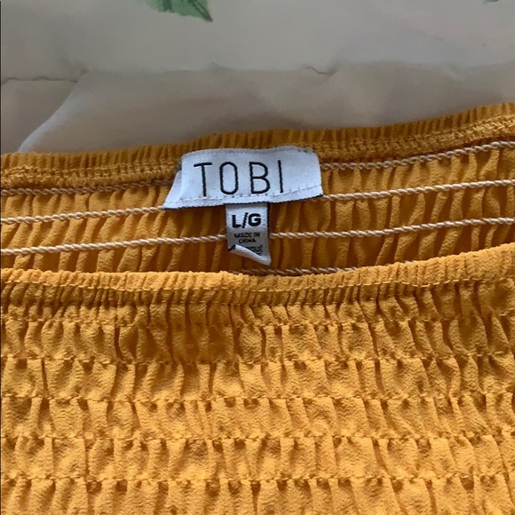 Yellow Ribbed Crop Top - Picture 2 of 4